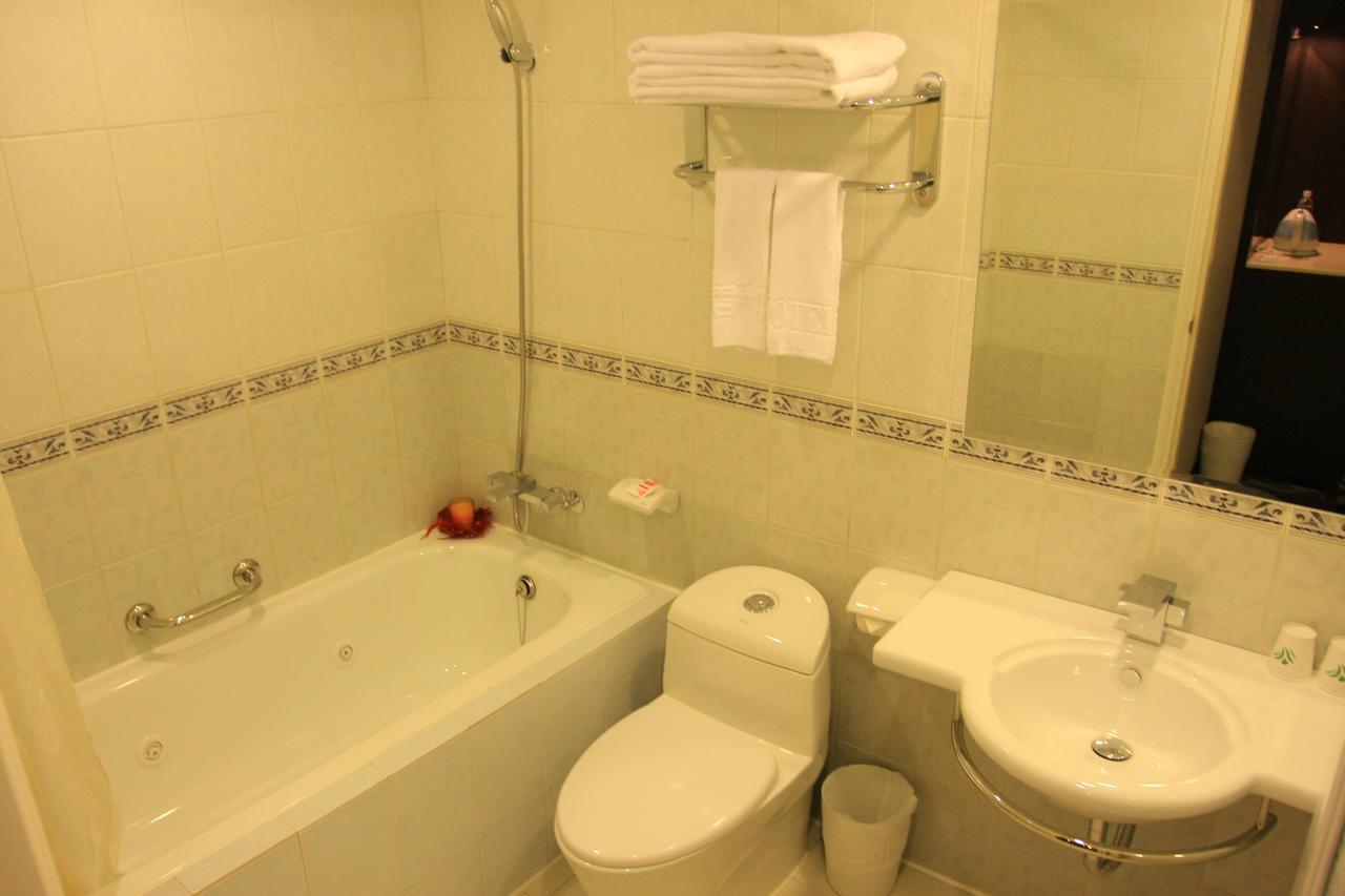 Junli Hotel Banciao Kültér fotó
