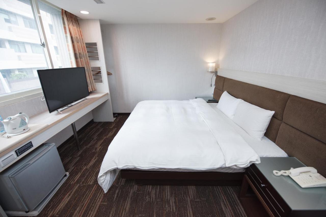 Junli Hotel Banciao Kültér fotó